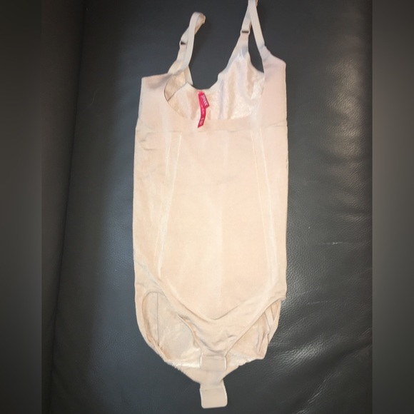 Spanx bodysuit in a tan cream color size Small Petite - Picture 2 of 12